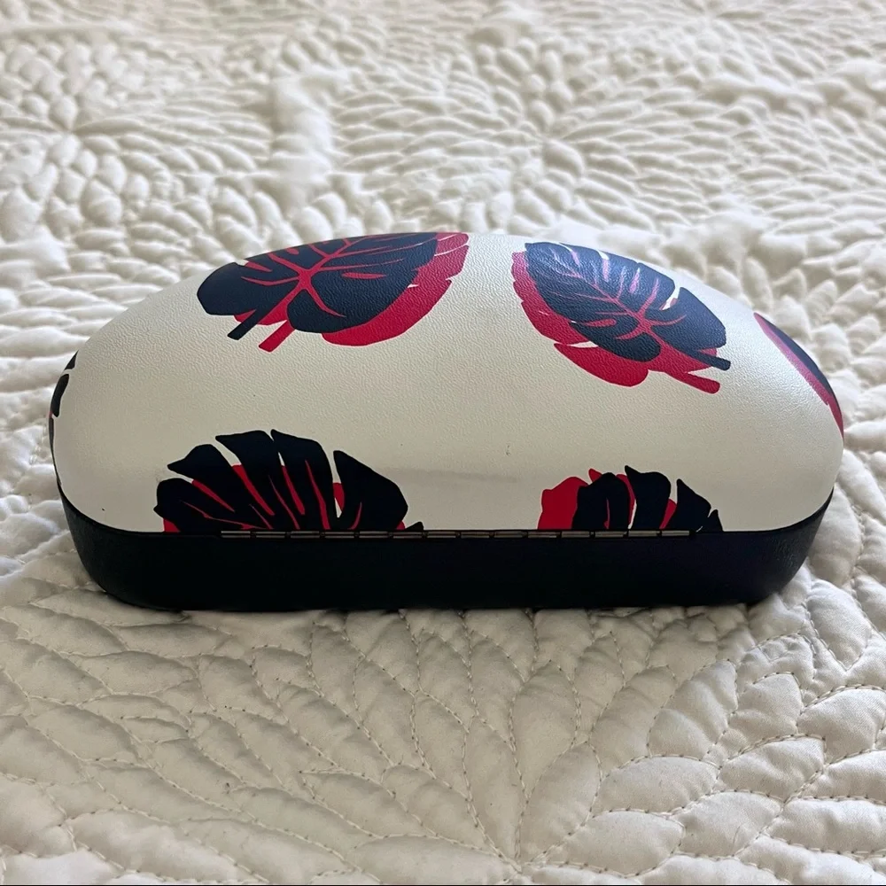 *SALE* Lucky Brand Glasses Case - Picture 5 of 8